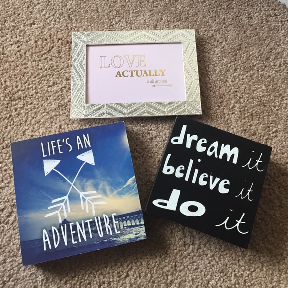 Bundle! 2 decorative pieces and picture frame