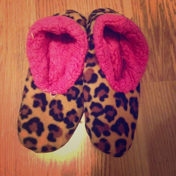 Cozy Cheetah Print Slippers!