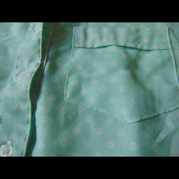 Button down blouse - Picture 2 of 4