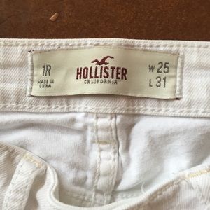 White Skinny Hollister Jeans reserved for @breann