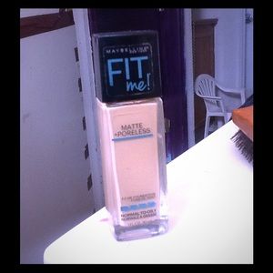 Maybeline fit me matte pore less foundation
