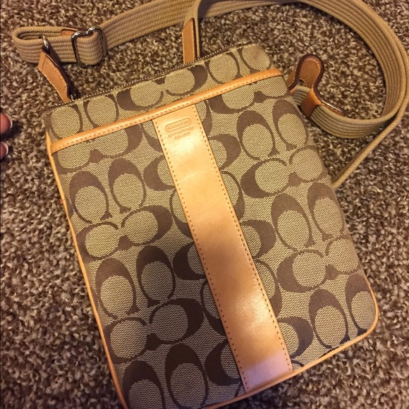 Authentic coach shoulder purse