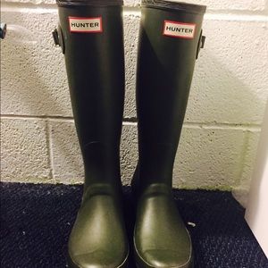 🅿️🅿️ 60 Olive Hunter Rain boots