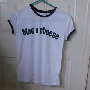 'Mac n Cheese' graphic t-shirt