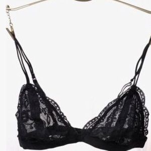⚡️🎀🆕 Black Scalloped Bralette