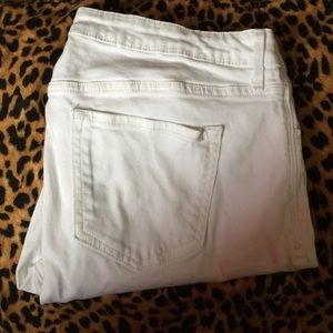 White skinny jeans