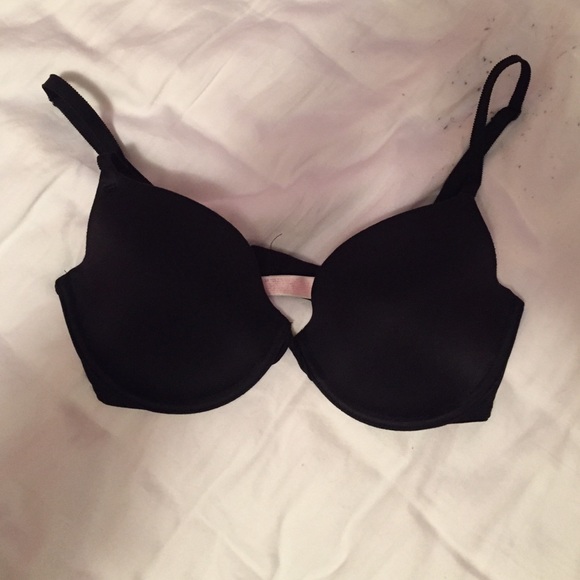32D Victoria Secret Bra