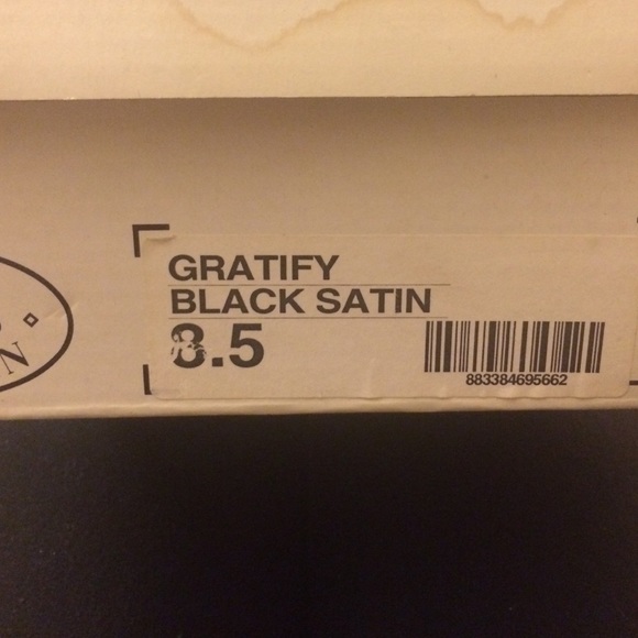 Black Satin peep toe heels - Picture 4 of 4