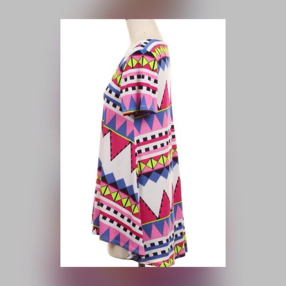Fun Aztec print top. Made in USA. - Picture 4 of 4