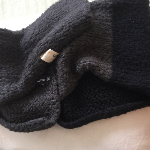Gap Knitted Scarf