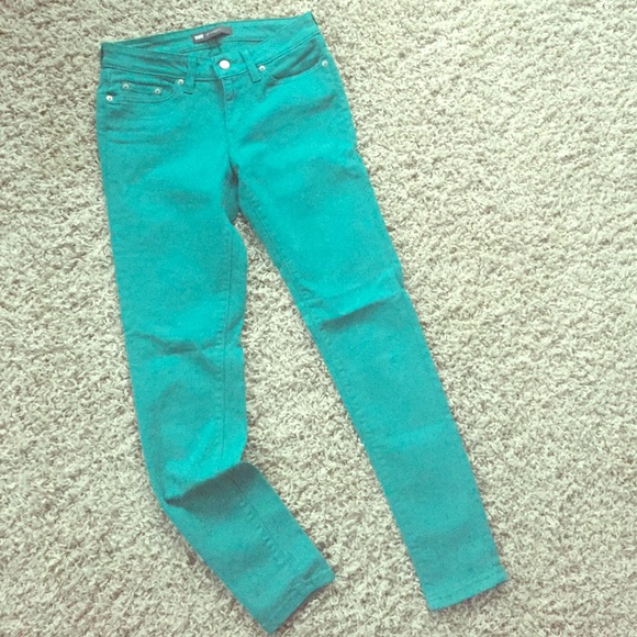 Teal Levi's Skinny jeans!
