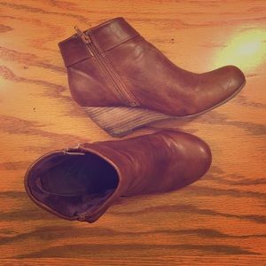 Adorable wedge bootie