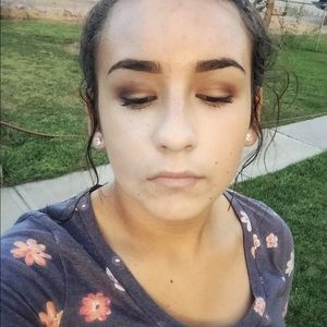 Meet your Posher, Danielle