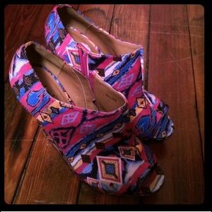 Aztec Peep-toe Wedges