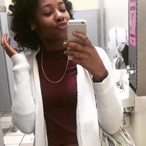 Meet your Posher, Camille