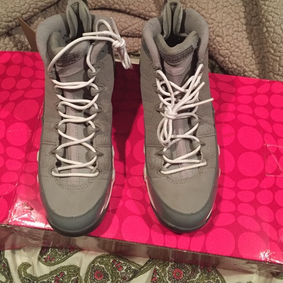 Jordan 11 cool grey 4y