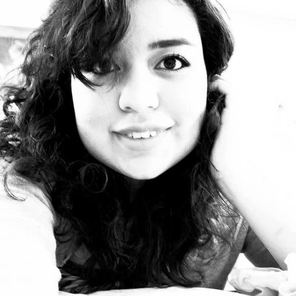 Meet your Posher, Lupe - Picture 1 of 1