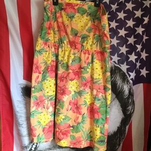 Flowered short strapless dress
