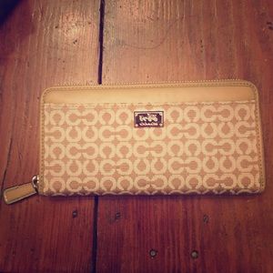 Coach wallet