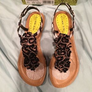 NEW (only worn once)Gianni Bini Peony Sandal