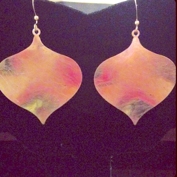 Pretty Goldtone Earrings NWOT
