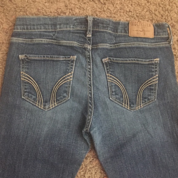 Size 3 regular hollister straight leg jeans.
