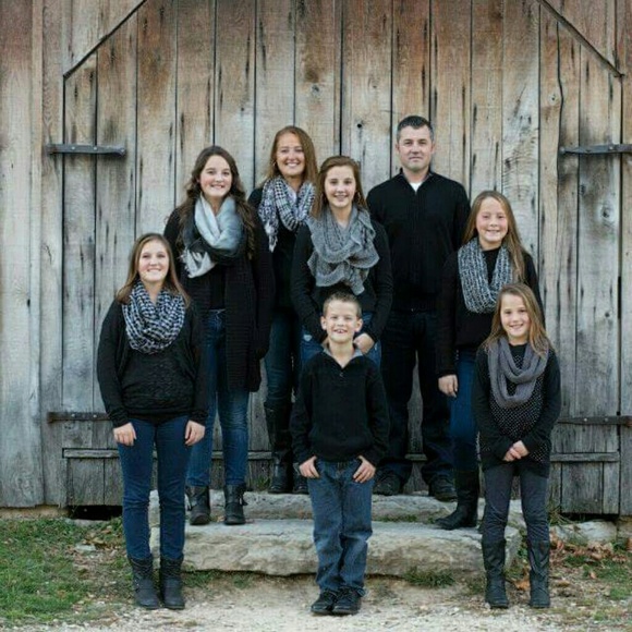 Meet your Posher, Danielle - Picture 1 of 1