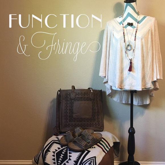 Free People Tops - 🍂1DAY SALE+$1.99SHIP🍂 Free People swing tee
