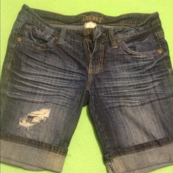 Decree Shorts