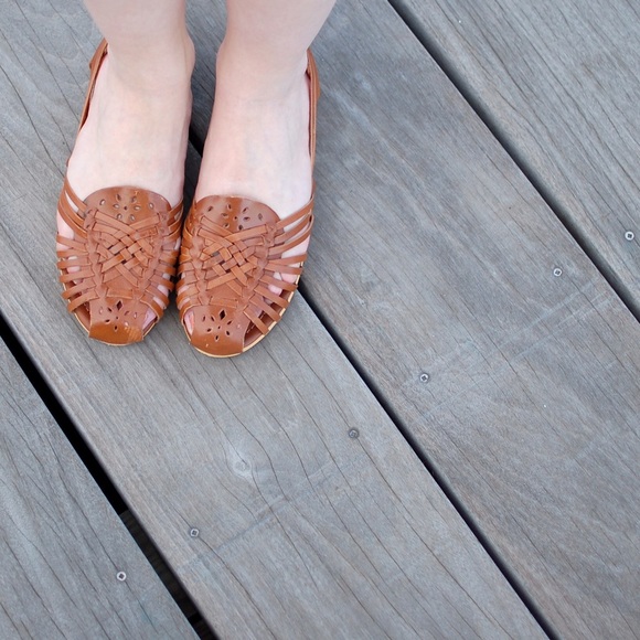 White mountain leather flats