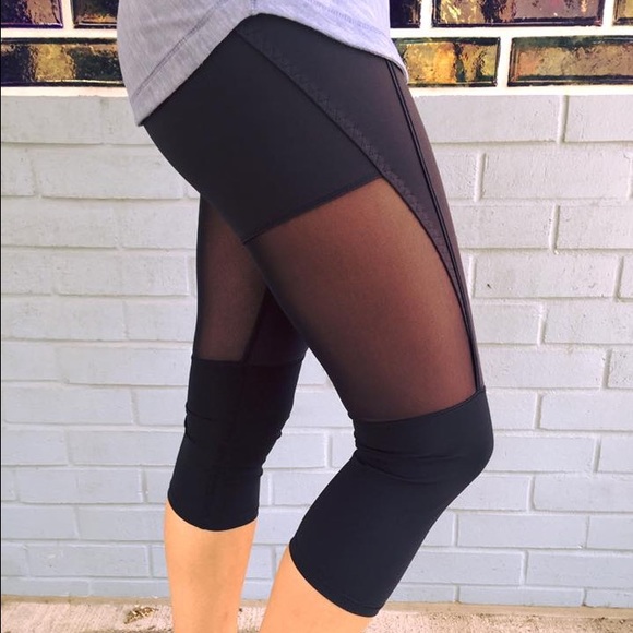 Lululemon training tough crop