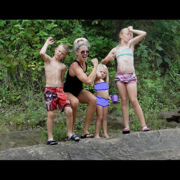 Meet your Posher, Monika - Picture 2 of 4