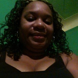 Meet your Posher, Adrina