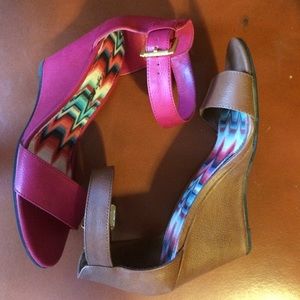 American Eagle by Payless wedges sz 5 1/2