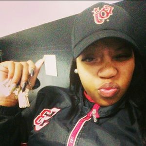 Meet your Posher, Kiana