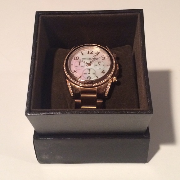 Michael Kors Rose Gold watch main image 4