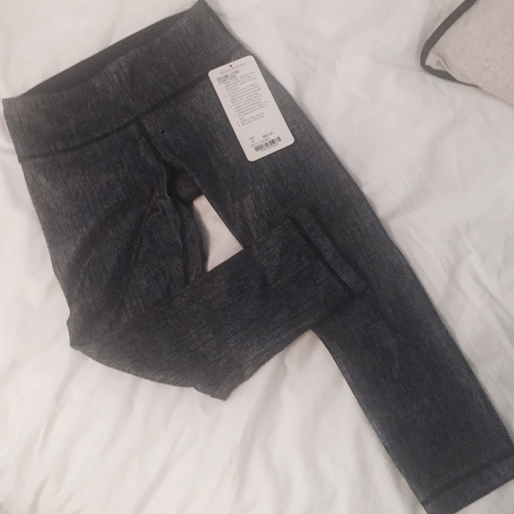 Lululemon crop leggings