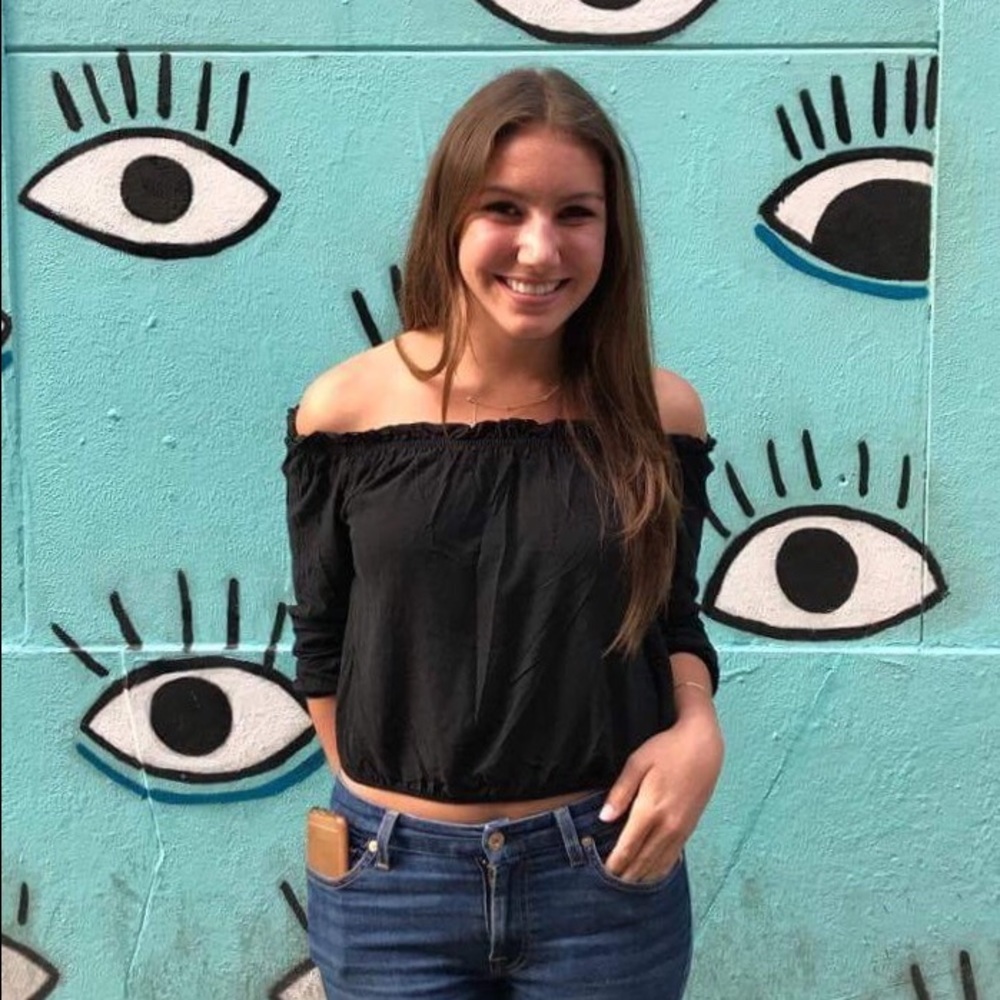 Meet your Posher, Olivia