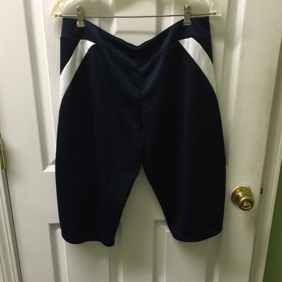 Danskin workout capris - Picture 2 of 3