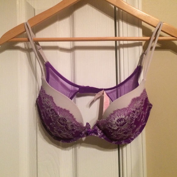 32D Victoria's Secret push up bra