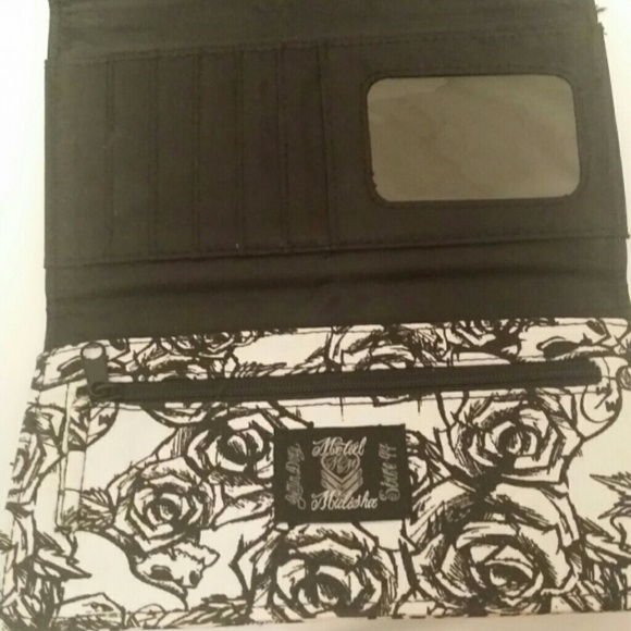 Wallet - Picture 4 of 4