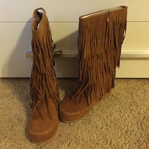 Fringe boots