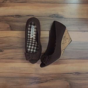 Brown wedges