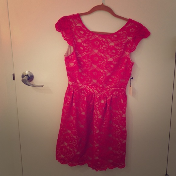 Peek-a-boo back lacy dress