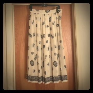 Vintage pleated navy and cream skirt
