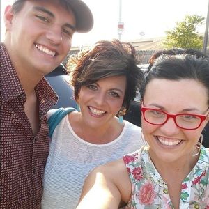 Meet your Posher, Dena