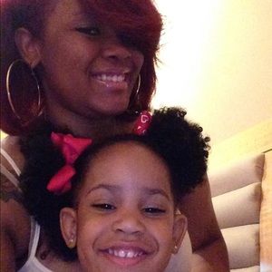 Meet your Posher, Elise