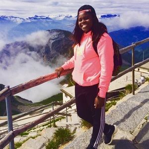 Meet your Posher, Kisha