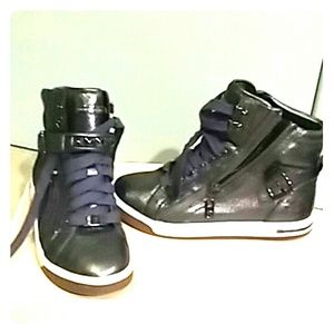 Porchialean's Closet until