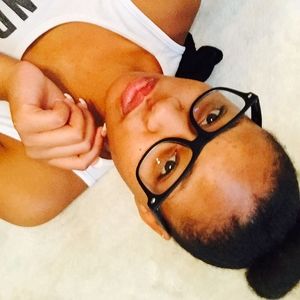 Meet your Posher, Kira